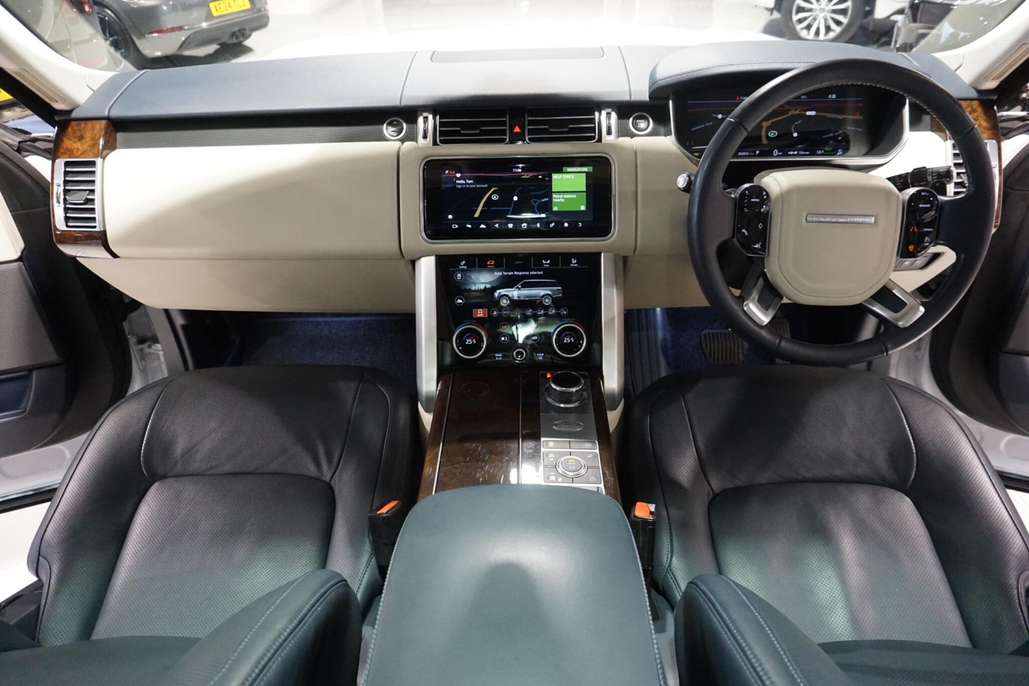 Land Rover Range Rover 2.0 P400e 13.1kWh Vogue SUV 5dr Petrol Plug-in Hybrid Auto 4WD Euro 6 (s/s) (404 ps)